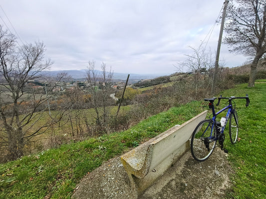 Oltre la Curva: Perché il Cicloturismo è l'Arte di Sapersi Aspettare